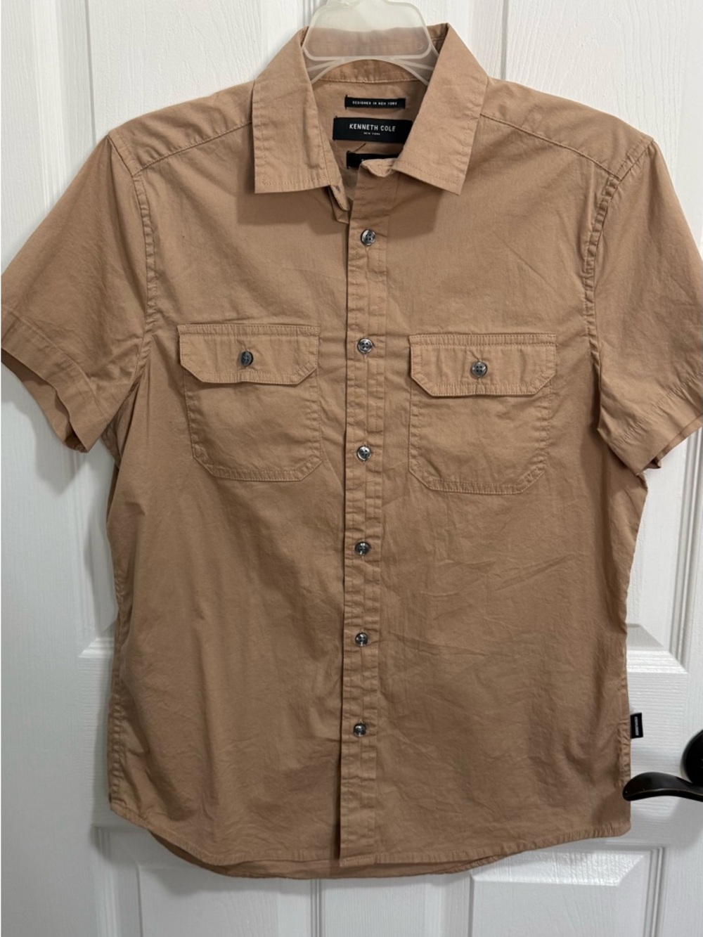 Kenneth Cole Men's slim fit Short-Sleeve Button-Down Shirt in Tan